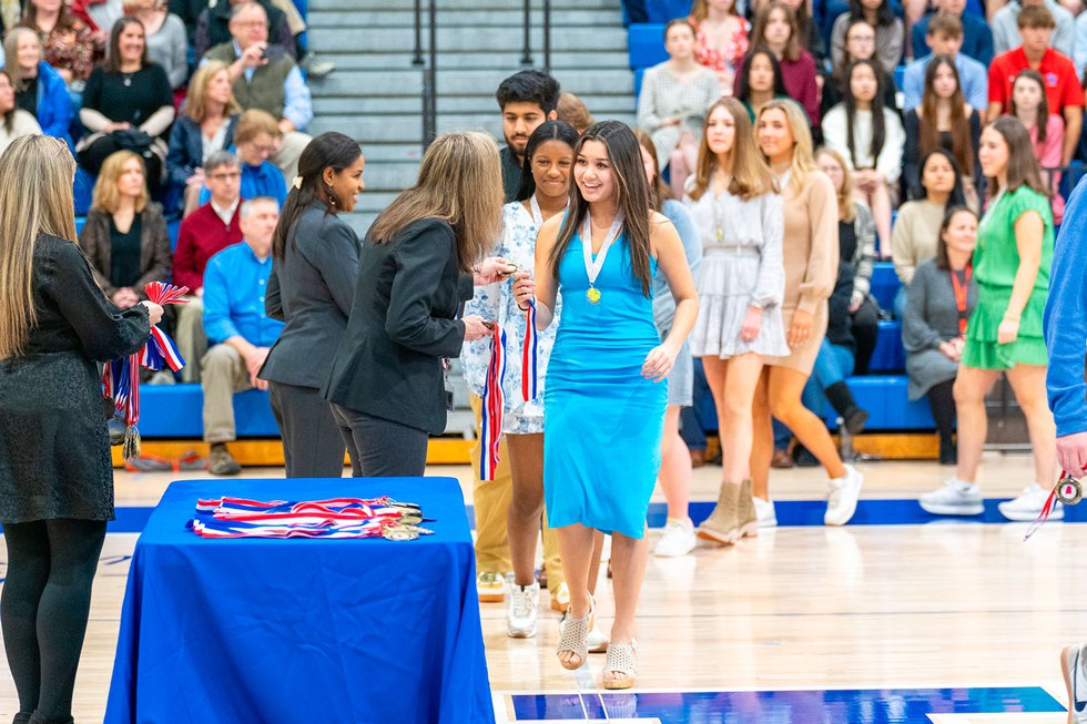 1-Vestavia-High-School-Seal-of-BL-Class-of--2024-(1).jpg