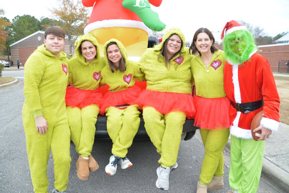 241208_VestaviaParade4.jpeg