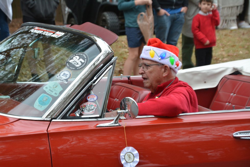 241208_VestaviaParade17.jpeg