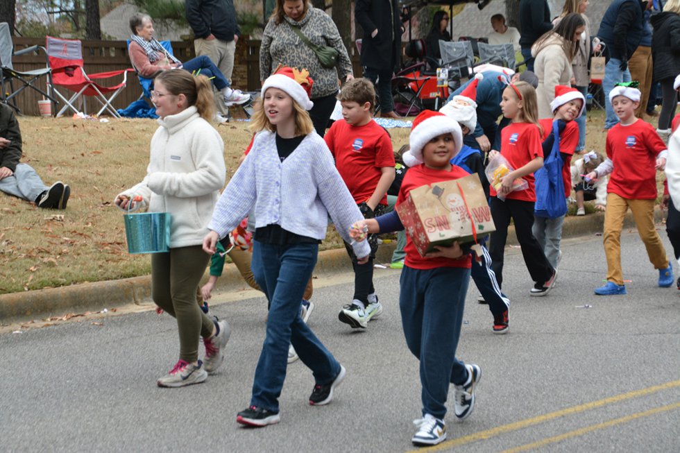 241208_VestaviaParade21.jpeg