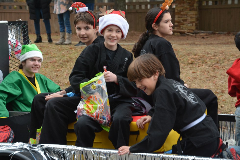 241208_VestaviaParade66.jpeg