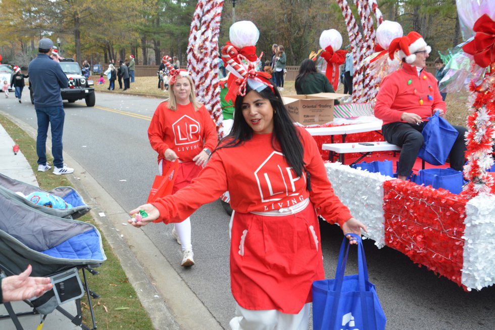 241208_VestaviaParade68.jpeg