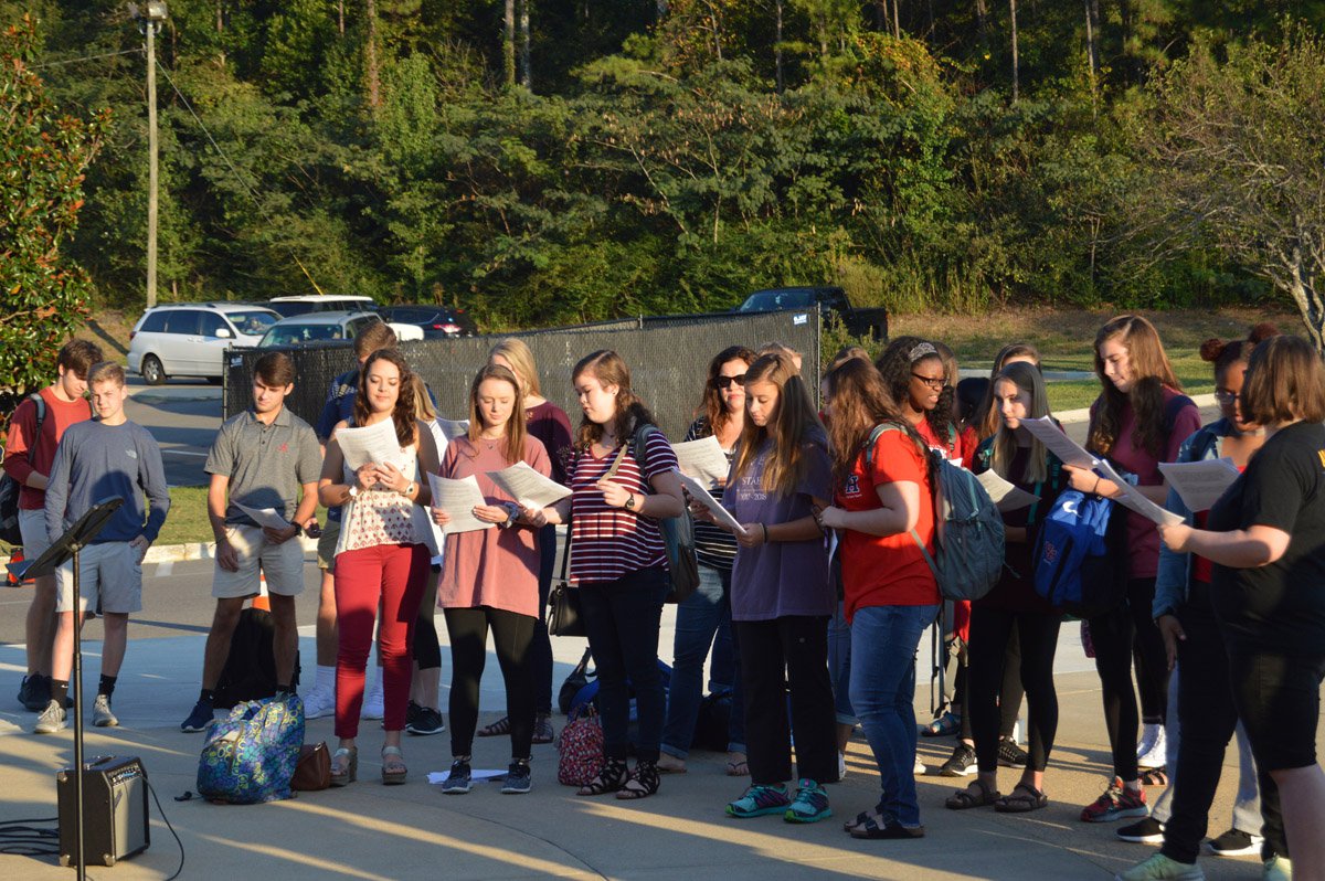 Students gather for See You at the Pole - VestaviaVoice.com